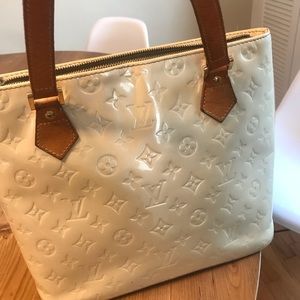 AUTHENTIC Louis Vuitton